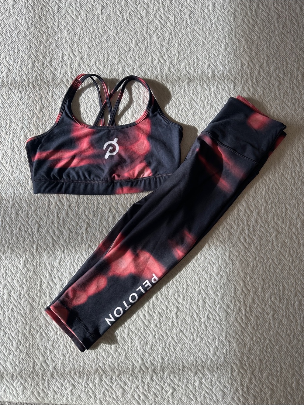 Peloton Heatwave Strappy Bra & High Waist Capri Set | Bra L / Capri M